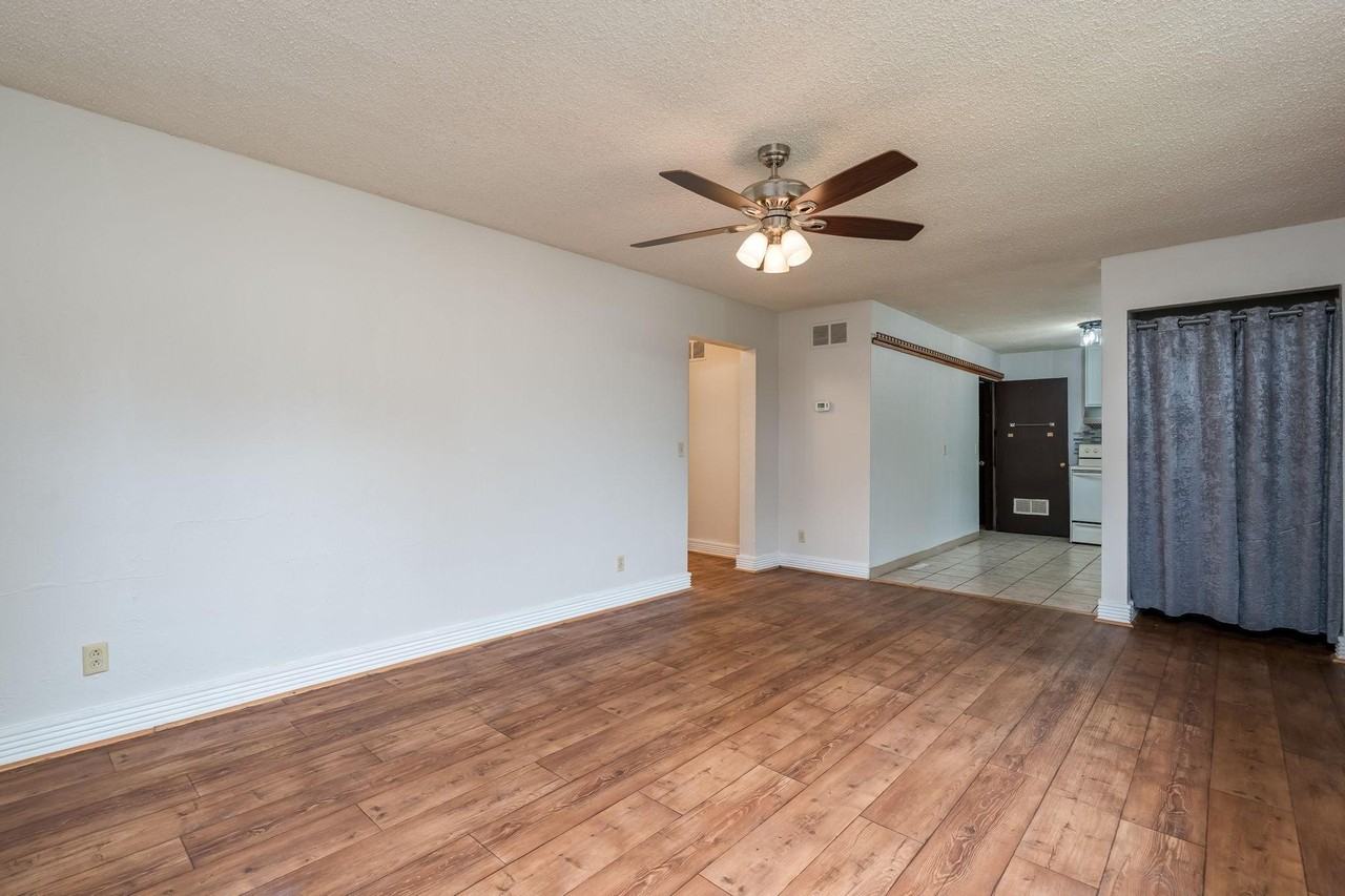 105 Jay St - Photo 6 of 25