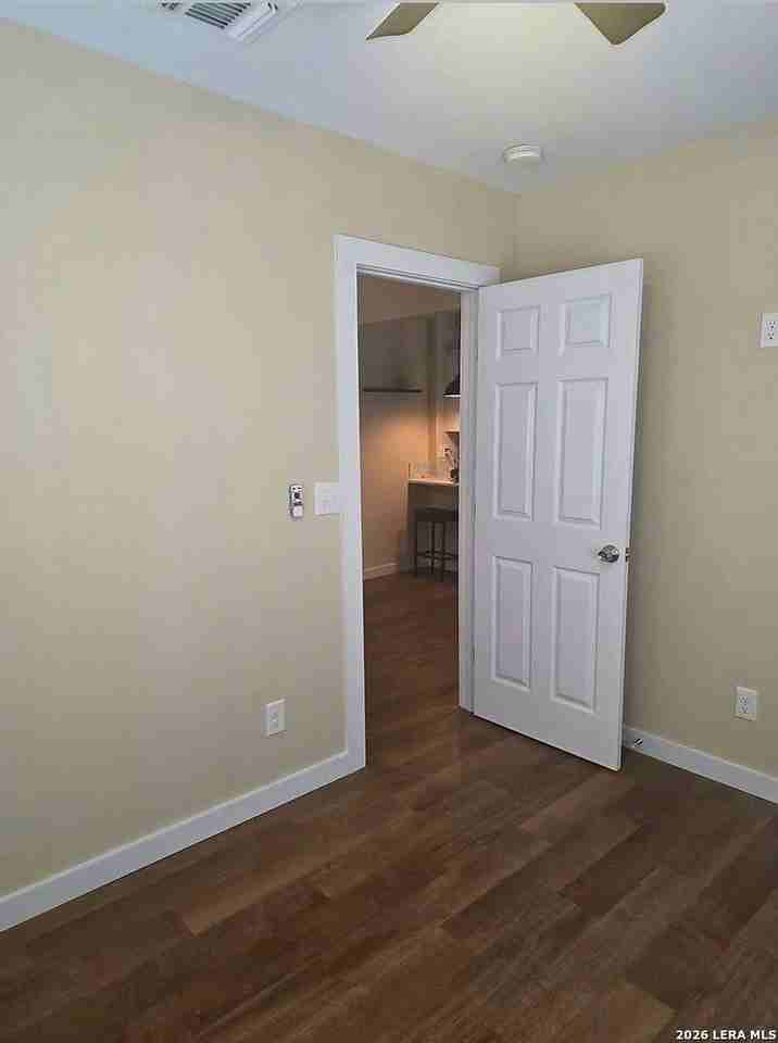 200 Ward Ave - Photo 6 of 10