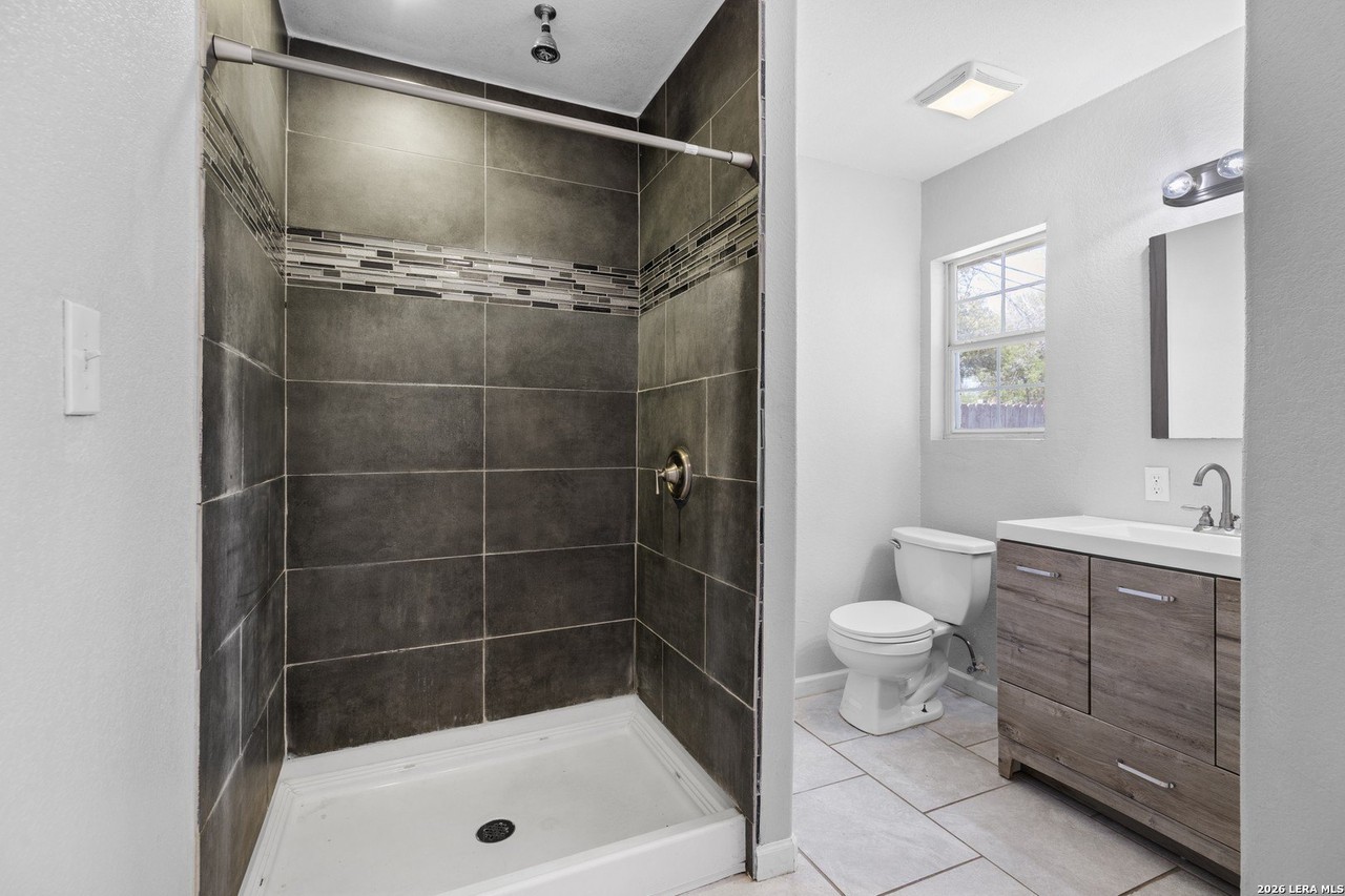 236 Glenbrook Dr - Photo 7 of 25
