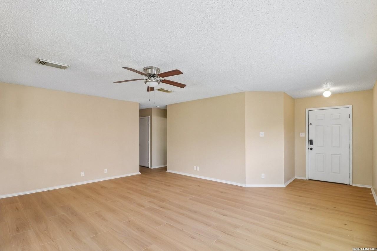 1238 Stone Br - Photo 4 of 17