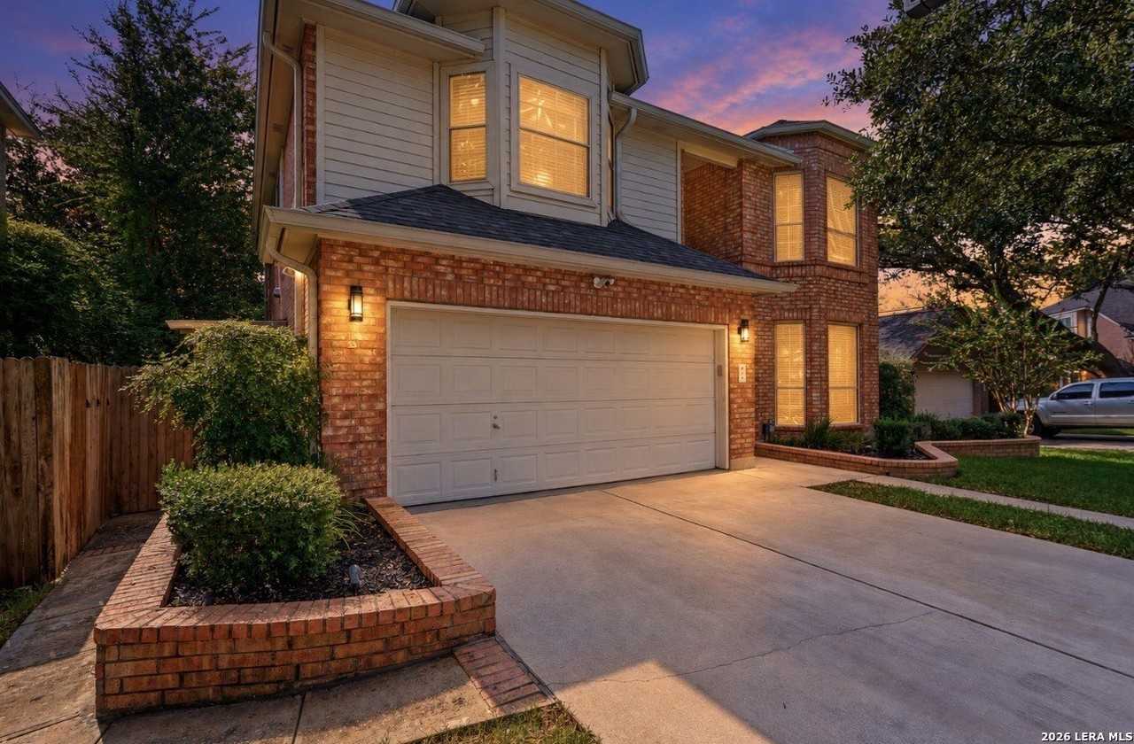 410 Shadowbluff Dr - Photo 2 of 19