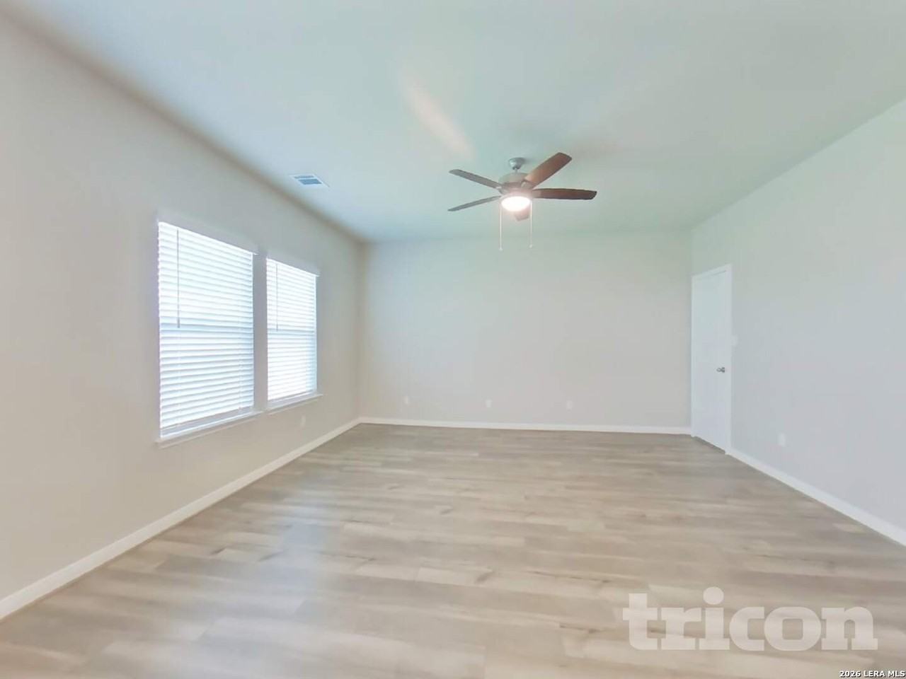 13605 Paxton Blvd - Photo 3 of 25
