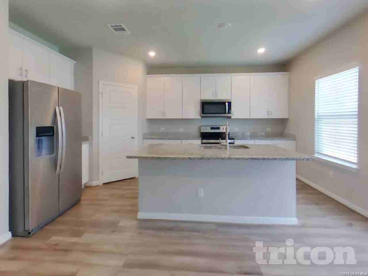 13605 Paxton Blvd - Photo 4 of 25