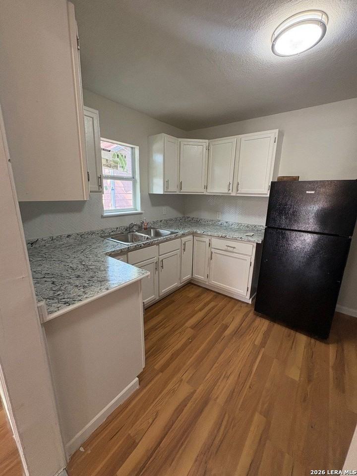 1225 Saltillo St #1 - Photo 4 of 10
