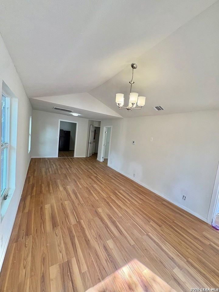 1225 Saltillo St #1 - Photo 6 of 10