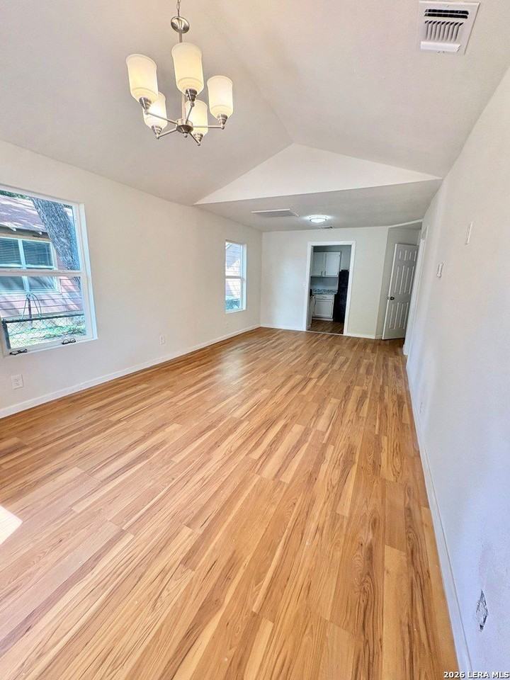 1225 Saltillo St #1 - Photo 7 of 10
