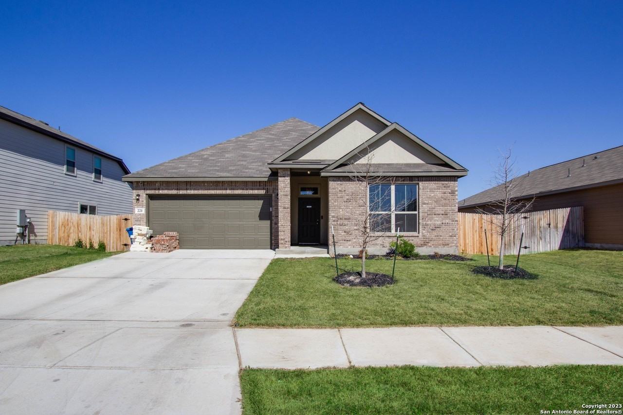 221 Stag Way - Photo 2 of 33