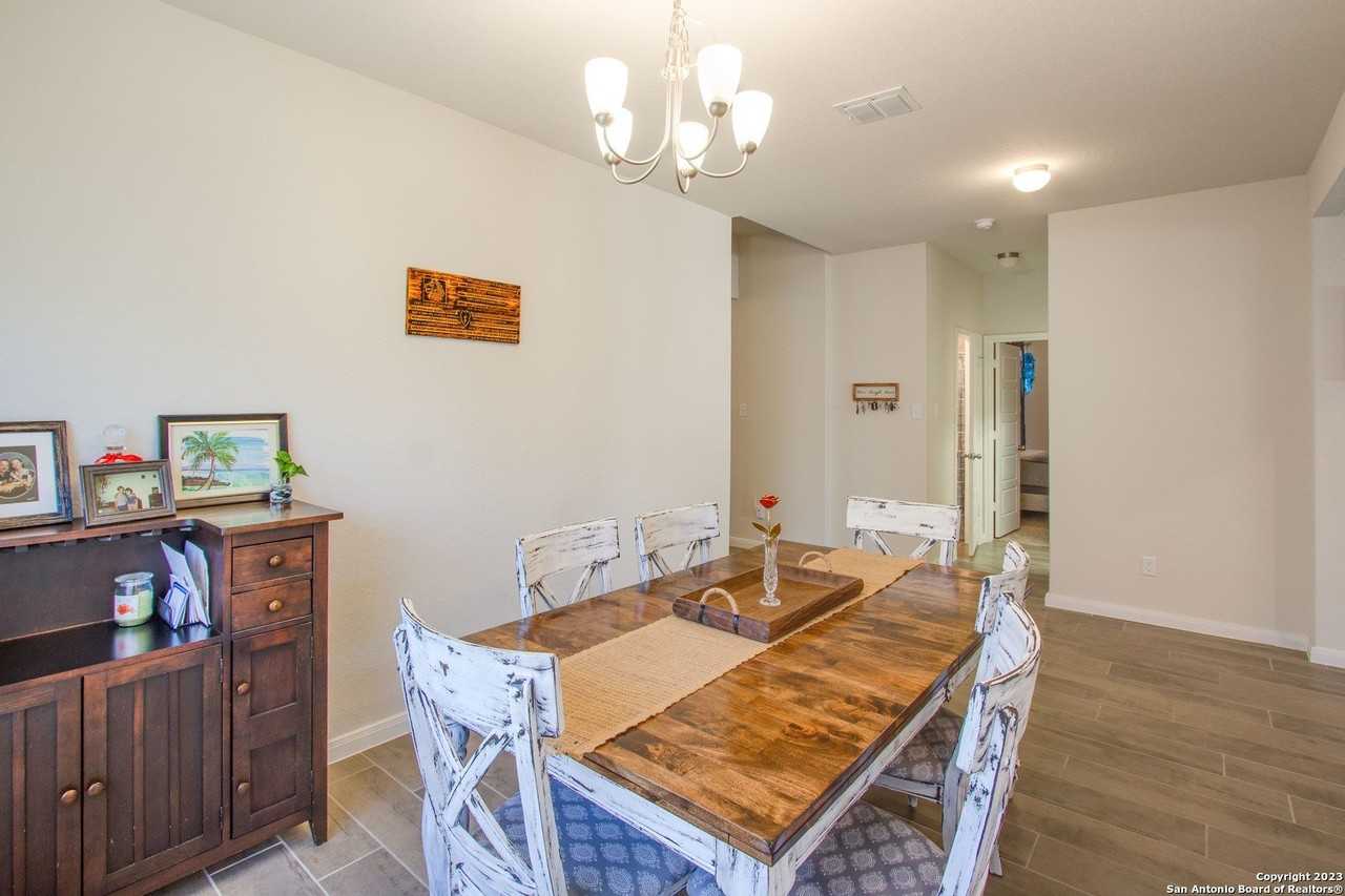 221 Stag Way - Photo 4 of 33