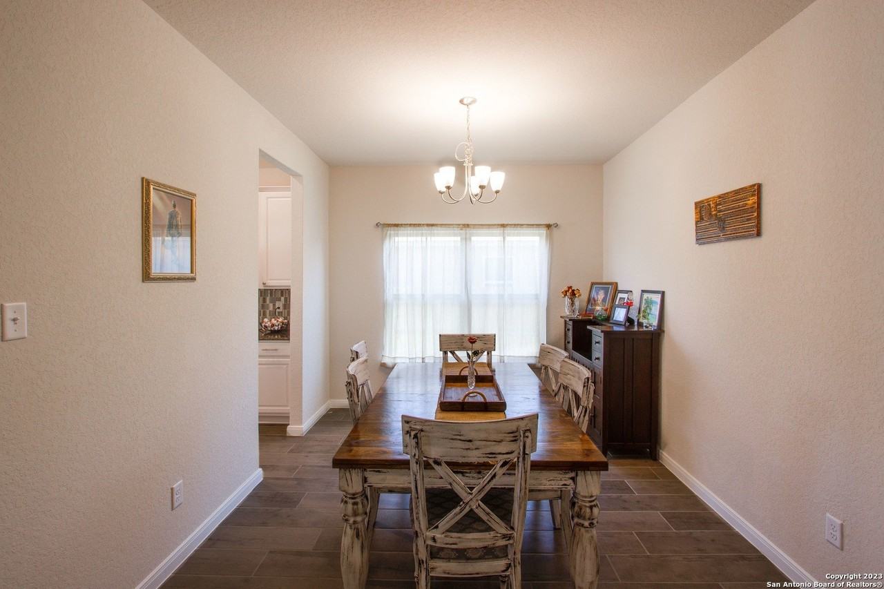 221 Stag Way - Photo 5 of 33