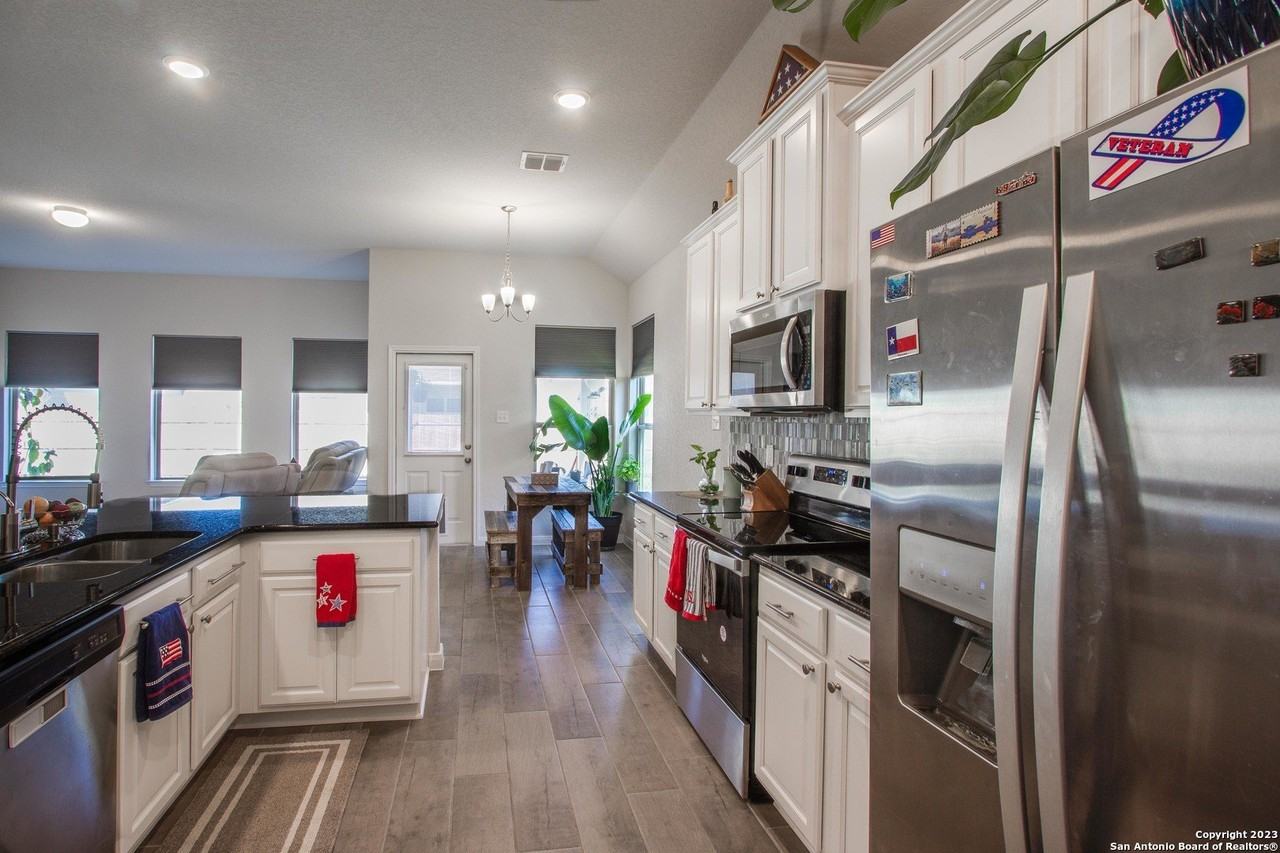 221 Stag Way - Photo 6 of 33