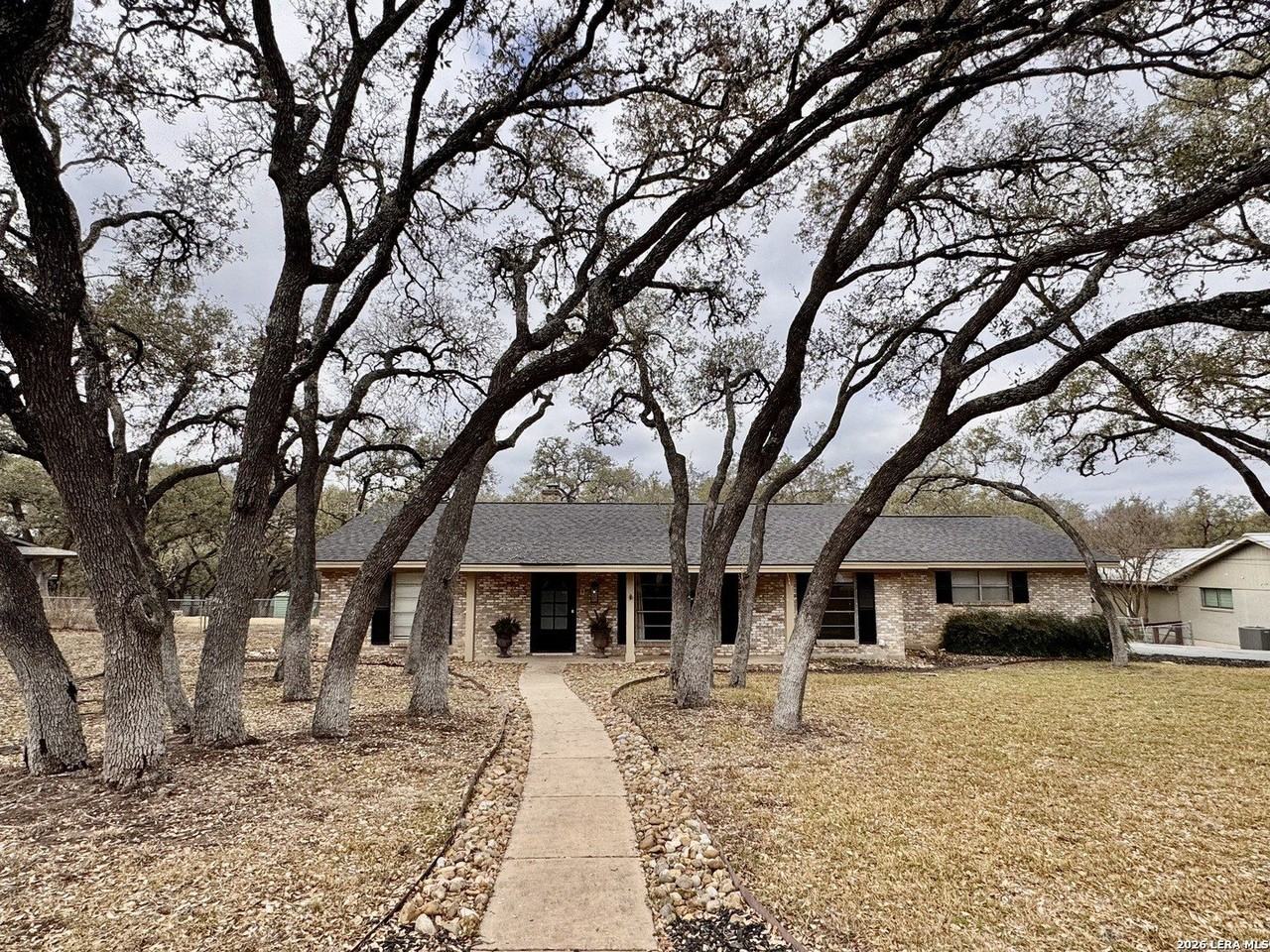 131 Canyon Oaks Dr - Photo 2 of 30