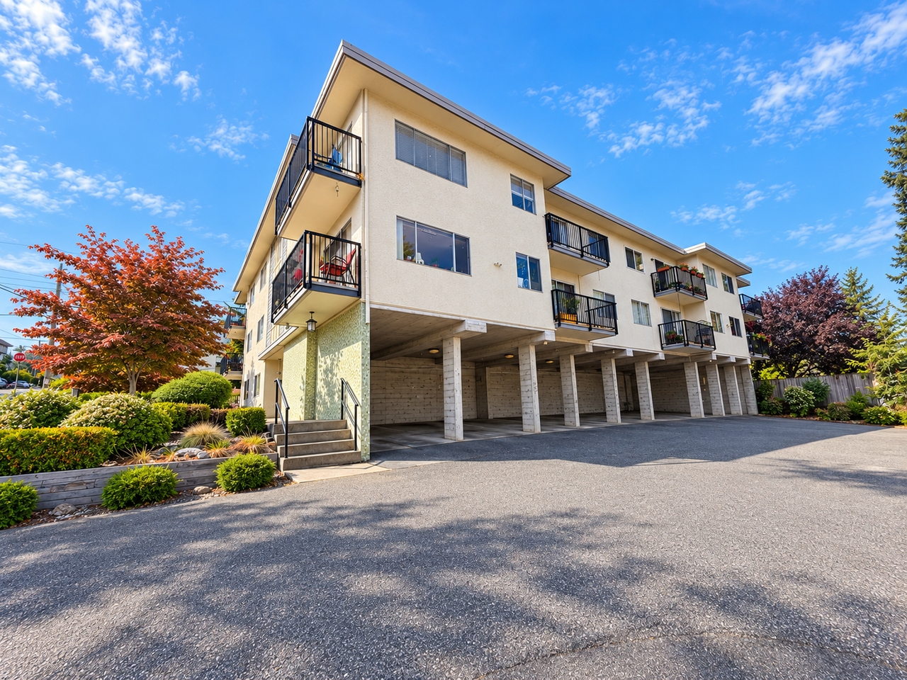 Surfside Apartments - Photo 3 of 19