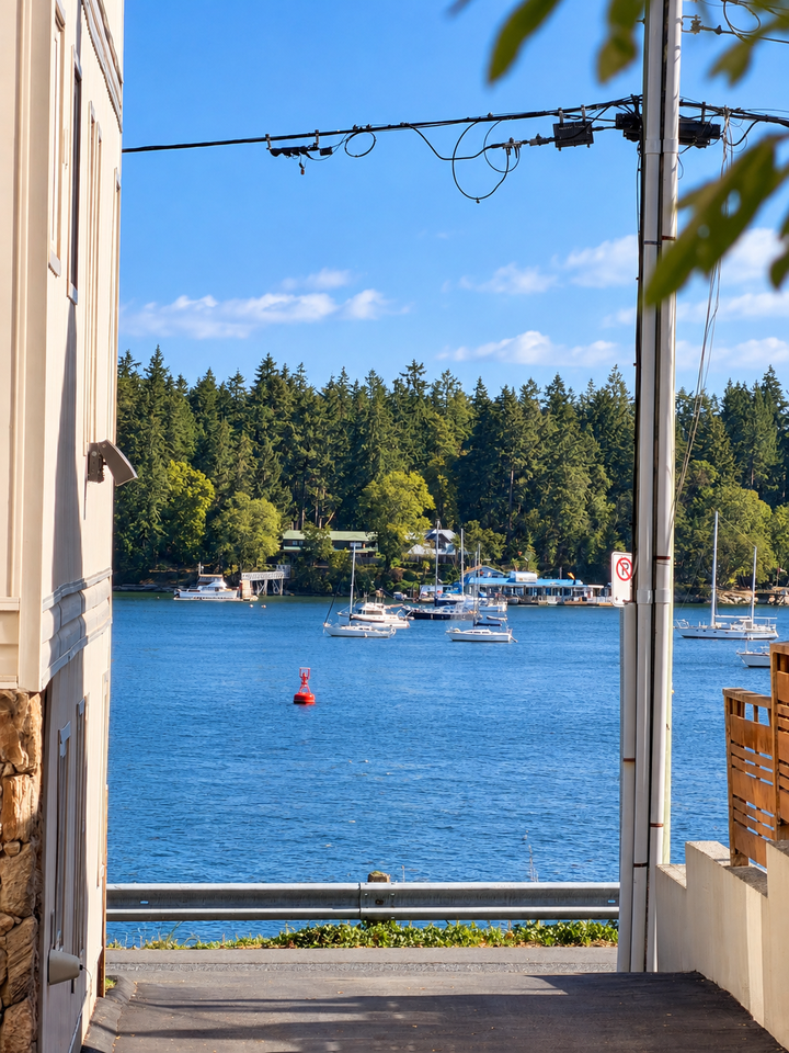 Harbour House Apartments - Photo 2 of 8