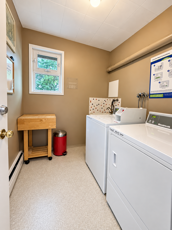 Harbour House Apartments - Photo 7 of 8