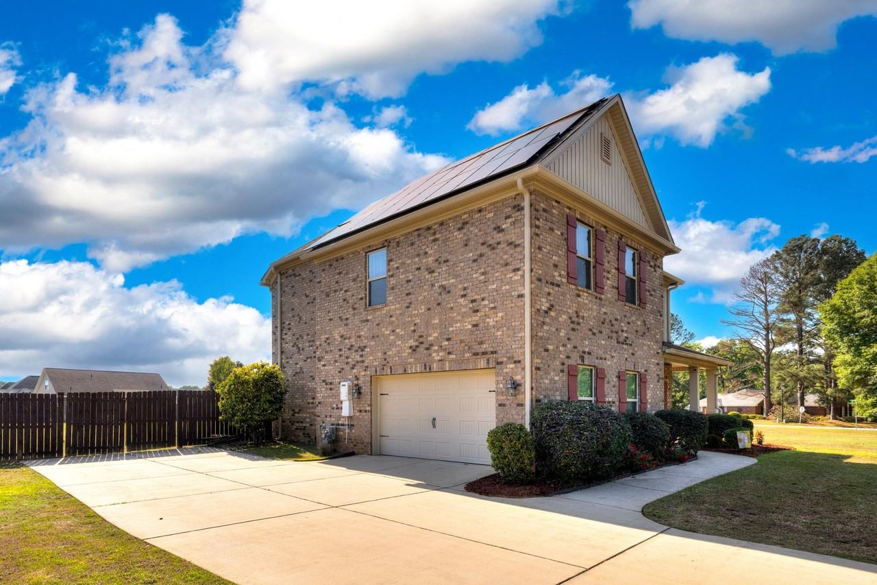 1110 Rockdale Blvd - Photo 3 of 41