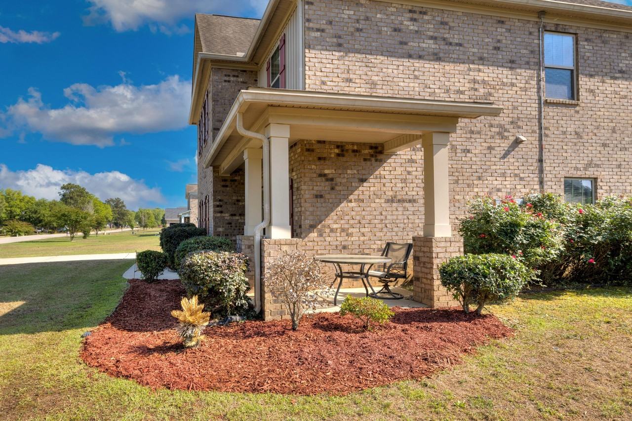 1110 Rockdale Blvd - Photo 5 of 41