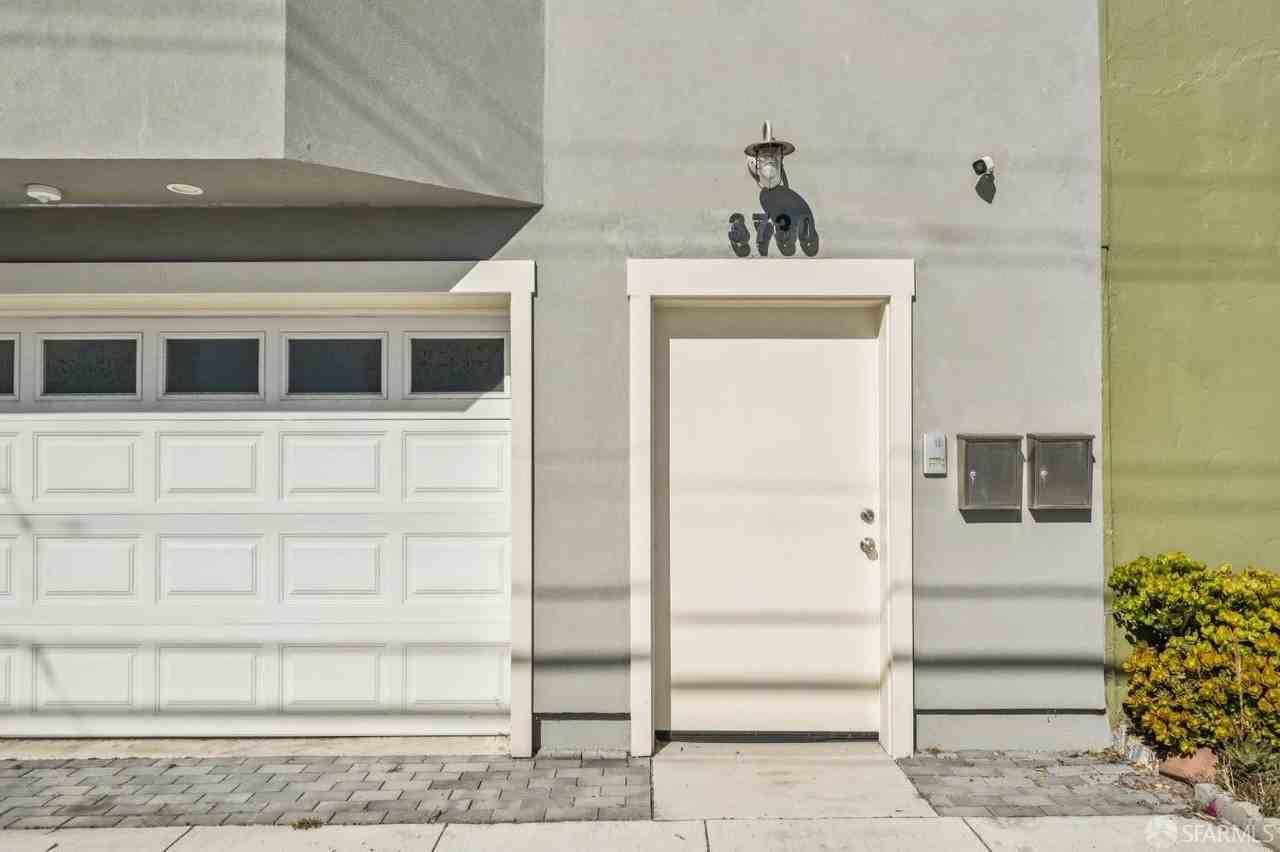 3730 Rivera St - Photo 2 of 28