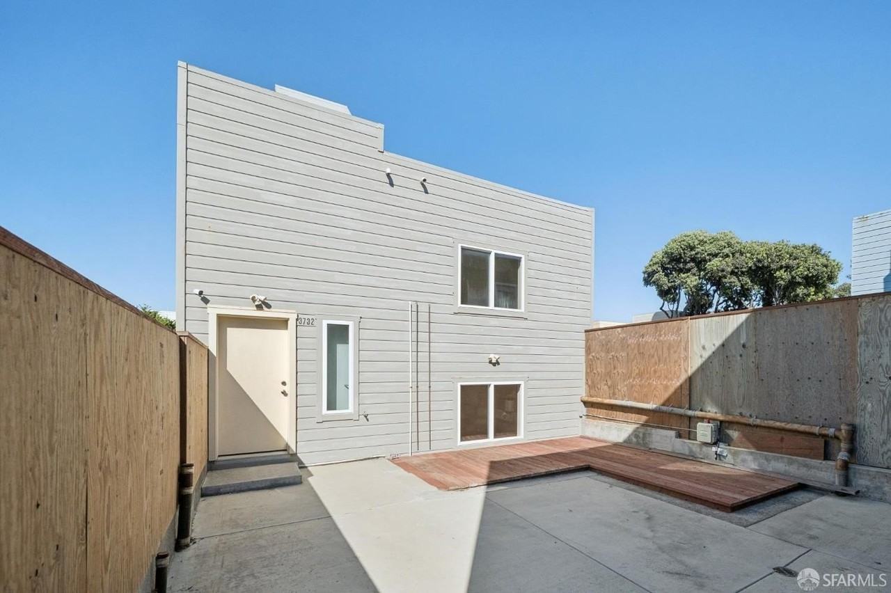3732 Rivera St - Photo 4 of 32