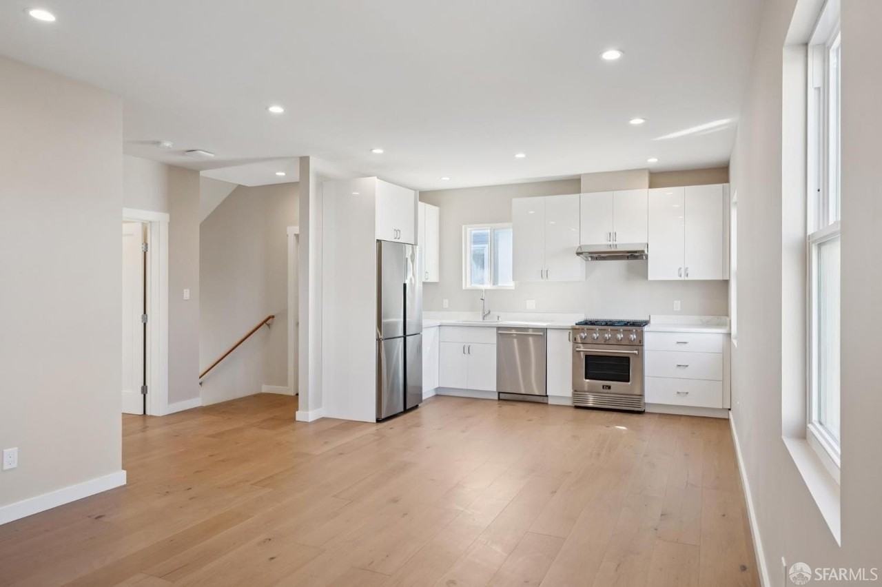3732 Rivera St - Photo 5 of 32