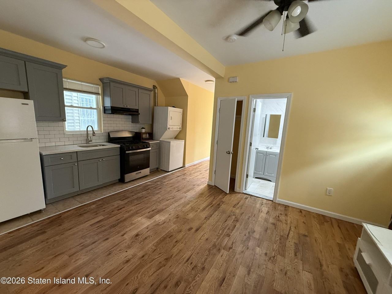 173 Clove Rd - Photo 5 of 11