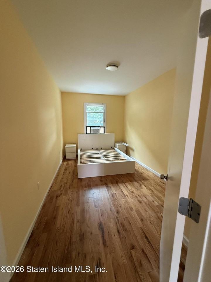 173 Clove Rd - Photo 7 of 11