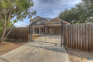 1452 Lakeview Dr - Photo 1 of 1