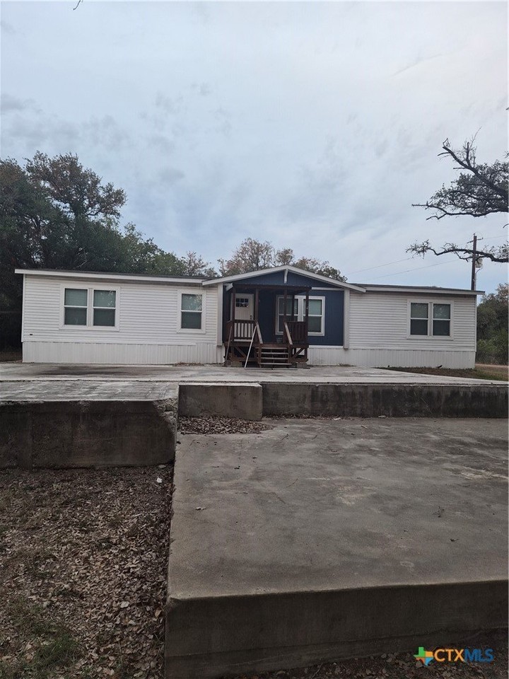 284 Pebble Dr - Photo 2 of 13