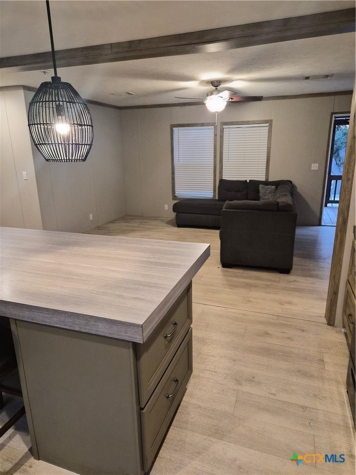284 Pebble Dr - Photo 4 of 13