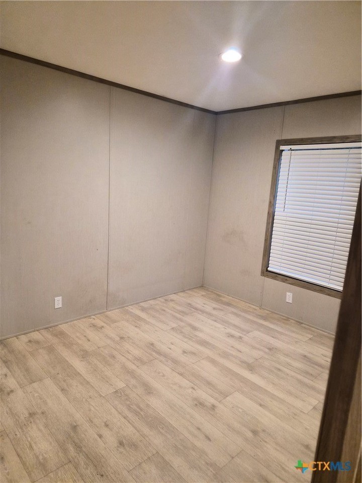 284 Pebble Dr - Photo 7 of 13