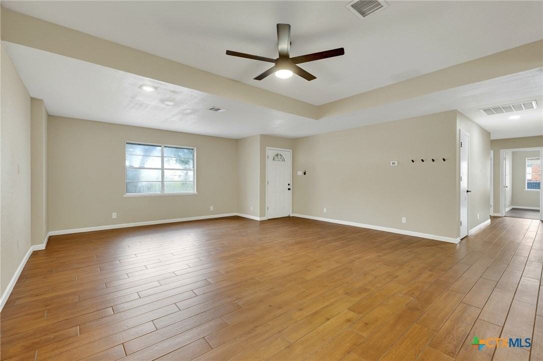153 Swan Dr - Photo 3 of 24