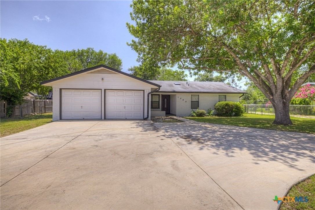 1302 S Mesquite Ave - Photo 2 of 34