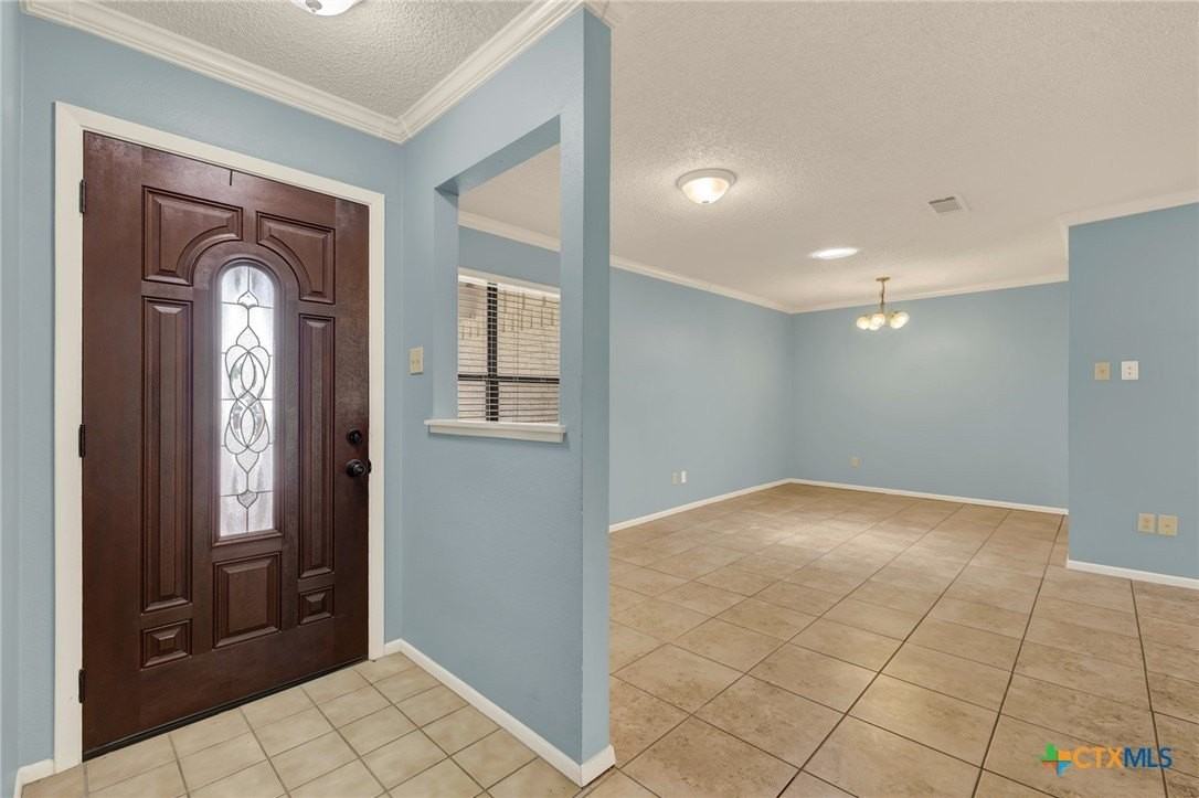 1302 S Mesquite Ave - Photo 3 of 34