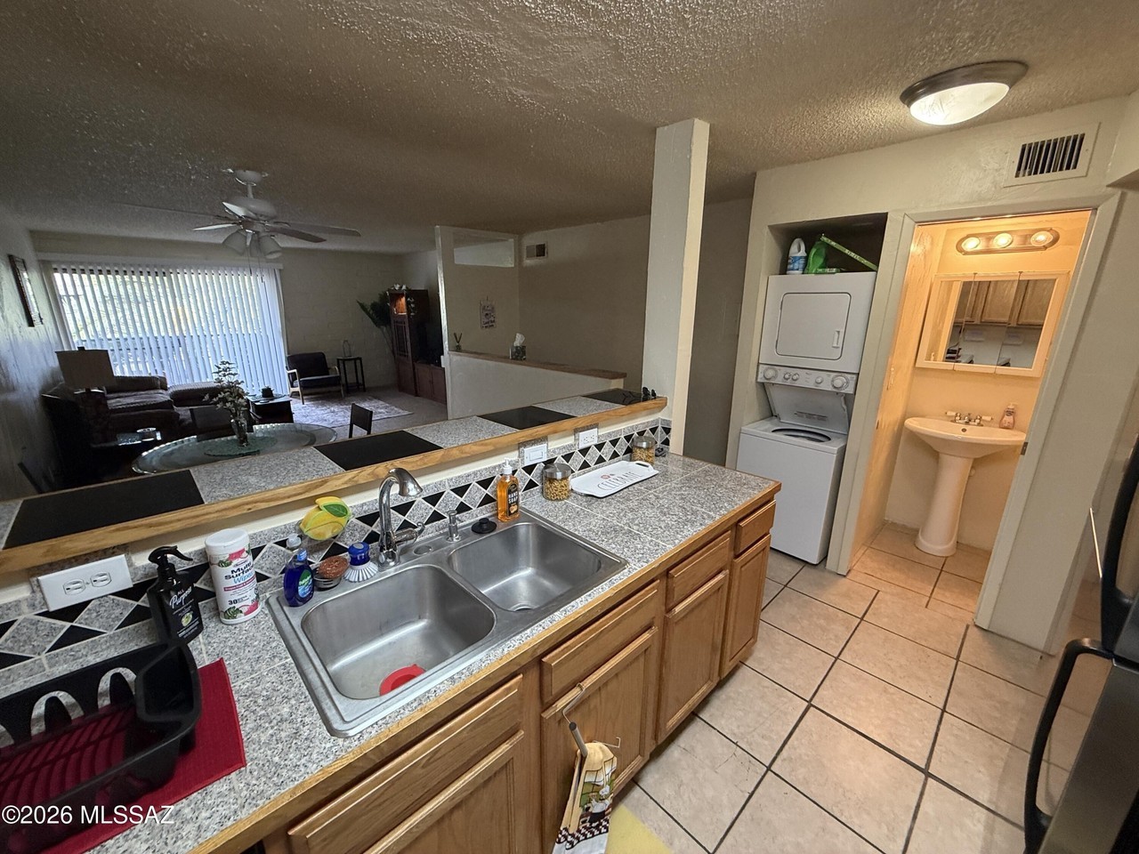 931 N Euclid Ave #122 - Photo 5 of 22