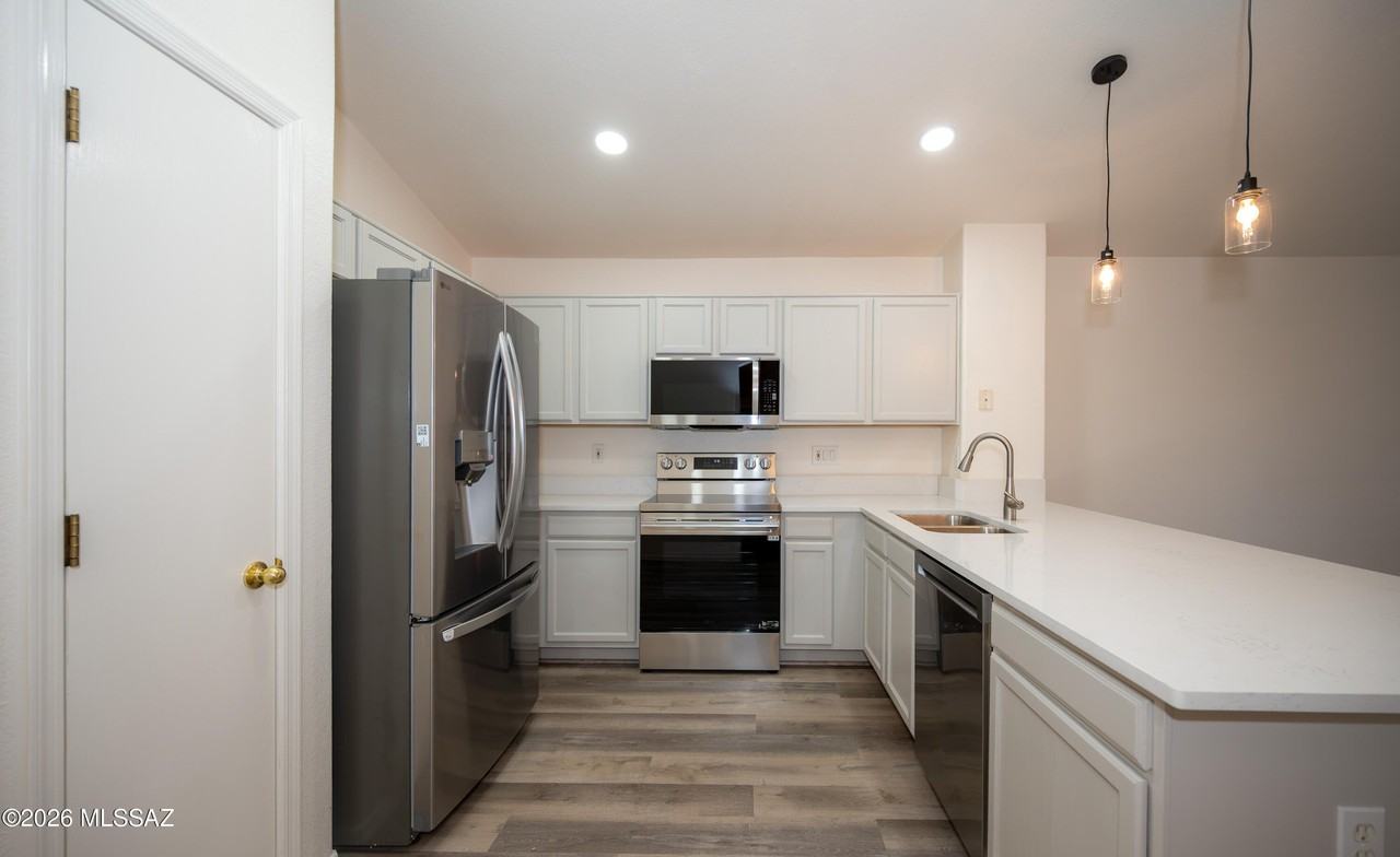 1322 W Desert Dew Pl - Photo 4 of 19