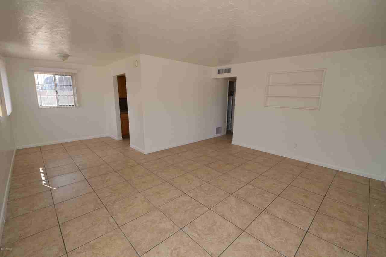 5056 E Baker St - Photo 5 of 10