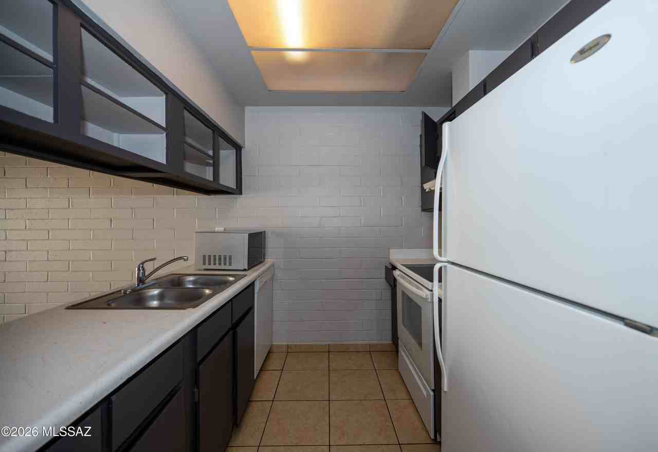 2772 S Kolb Rd - Photo 2 of 13
