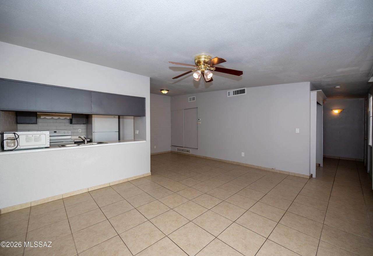 2772 S Kolb Rd - Photo 4 of 13