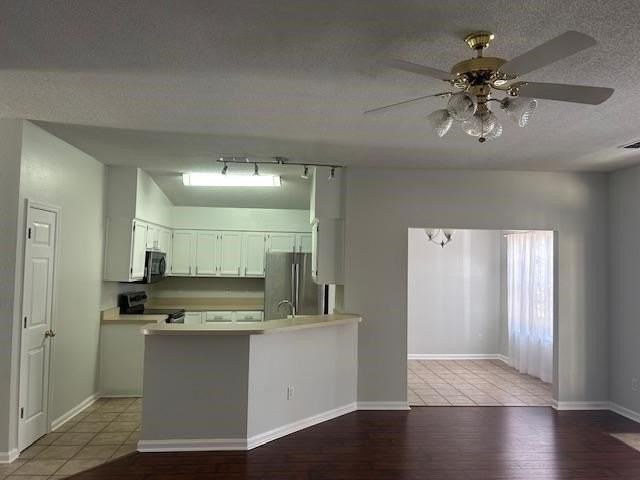 2830 Dumont Dr - Photo 4 of 22