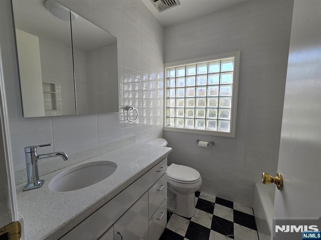 19 Morton Pl - Photo 7 of 14