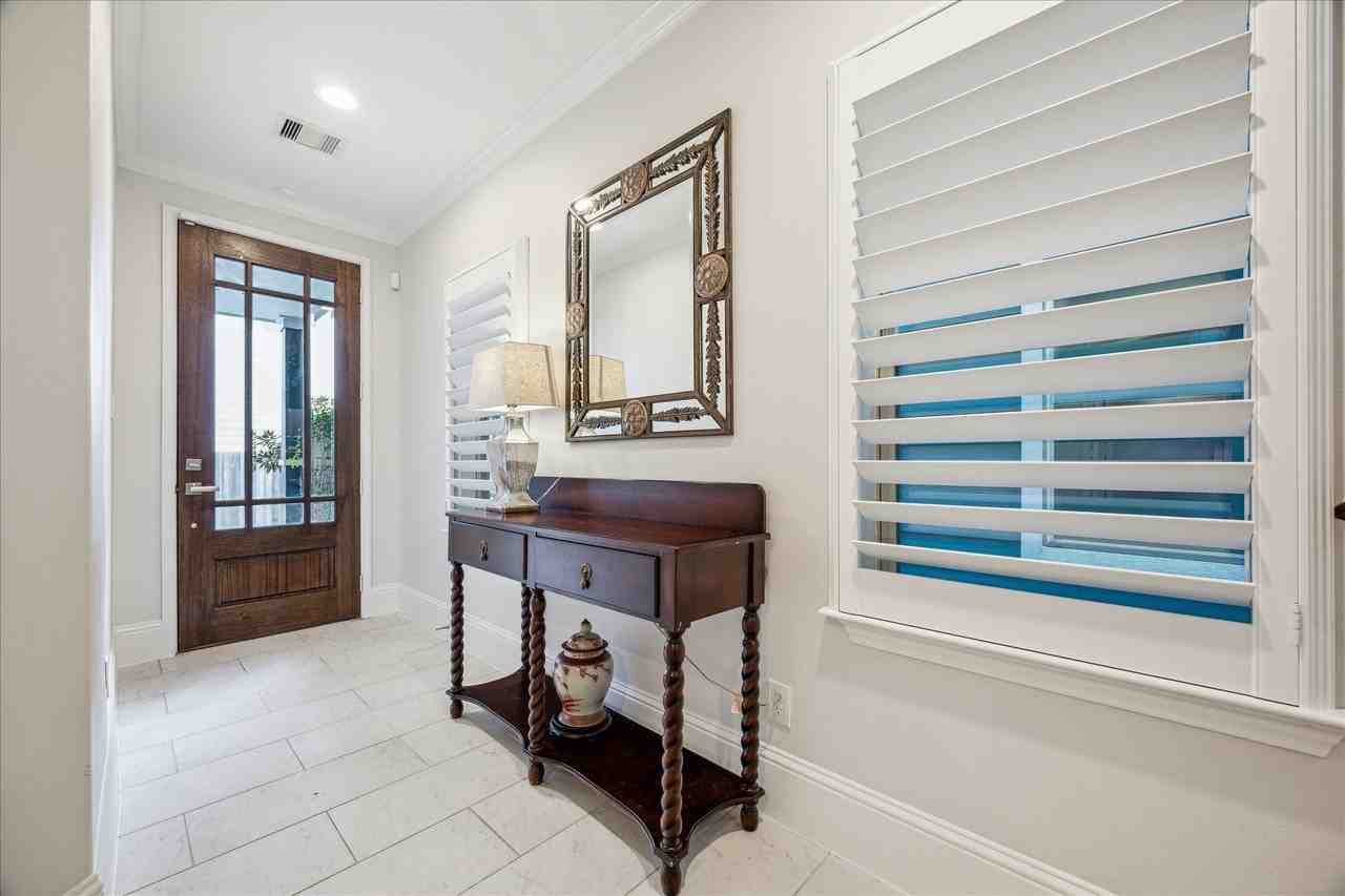 1230 W 25th St - Photo 5 of 23