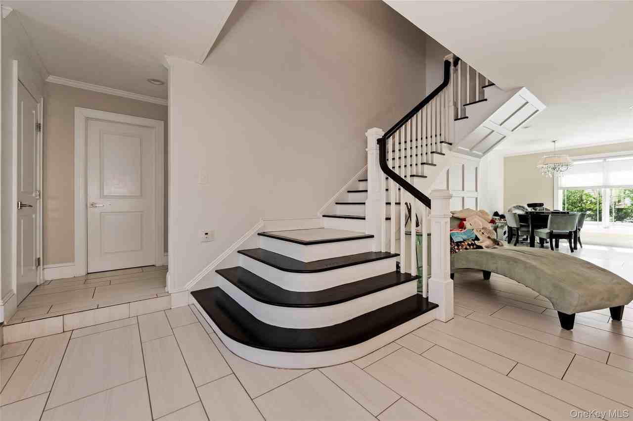 1471 Bay Blvd - Photo 3 of 47