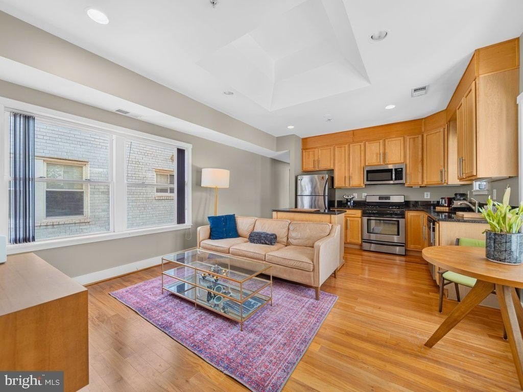610 Jefferson St Nw #302 - Photo 4 of 35