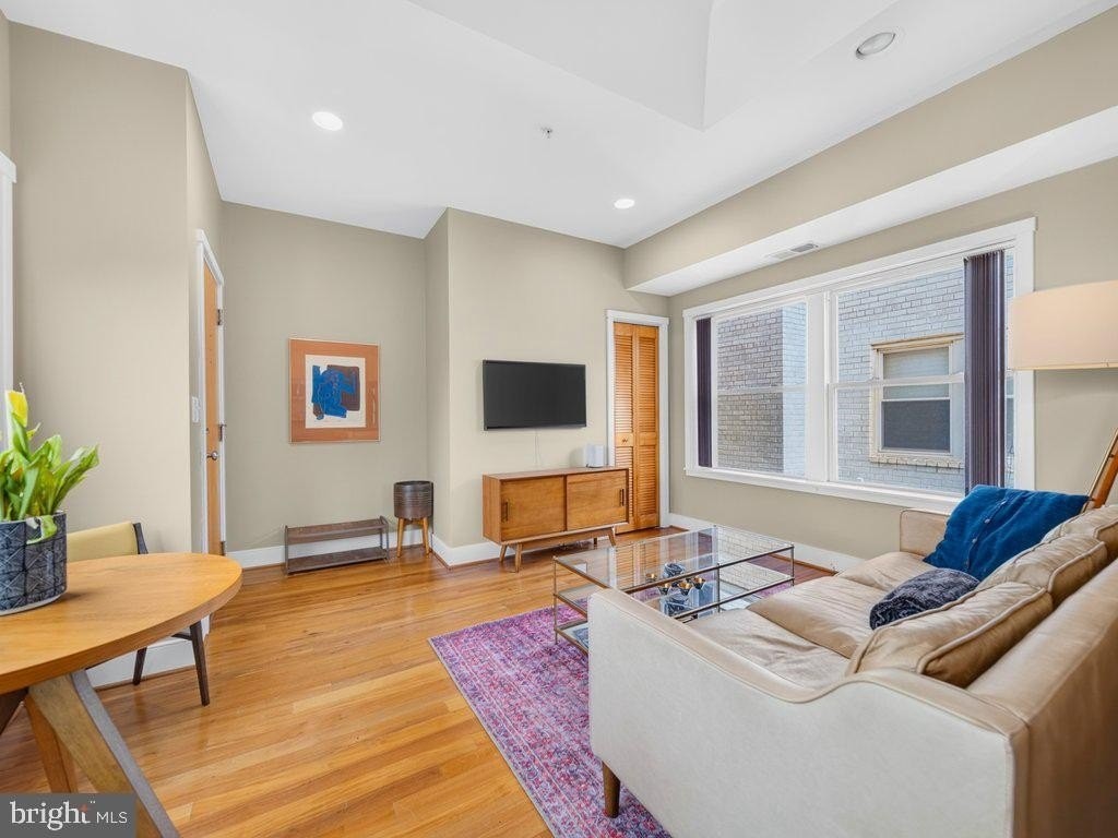 610 Jefferson St Nw #302 - Photo 7 of 35
