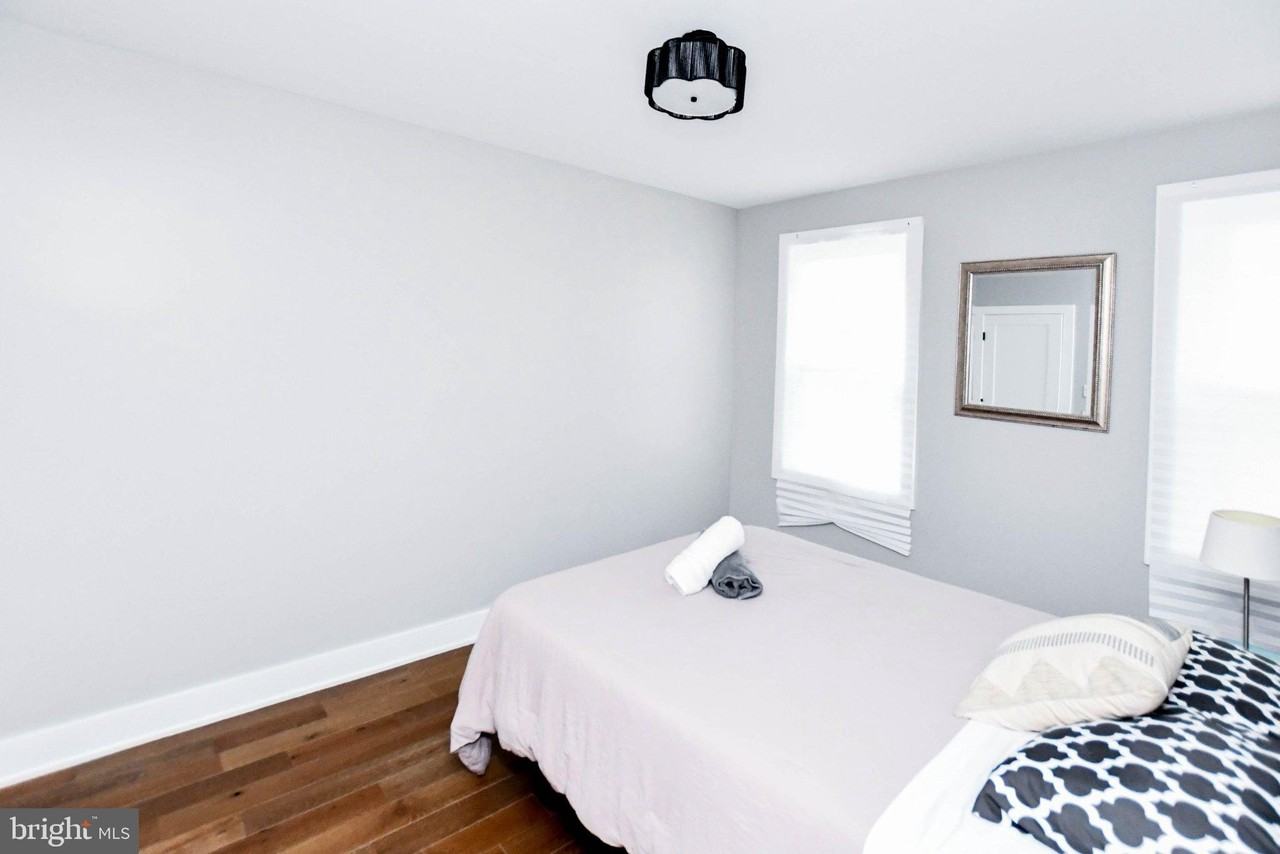 1703 W Virginia Ave Ne #1 - Photo 6 of 32