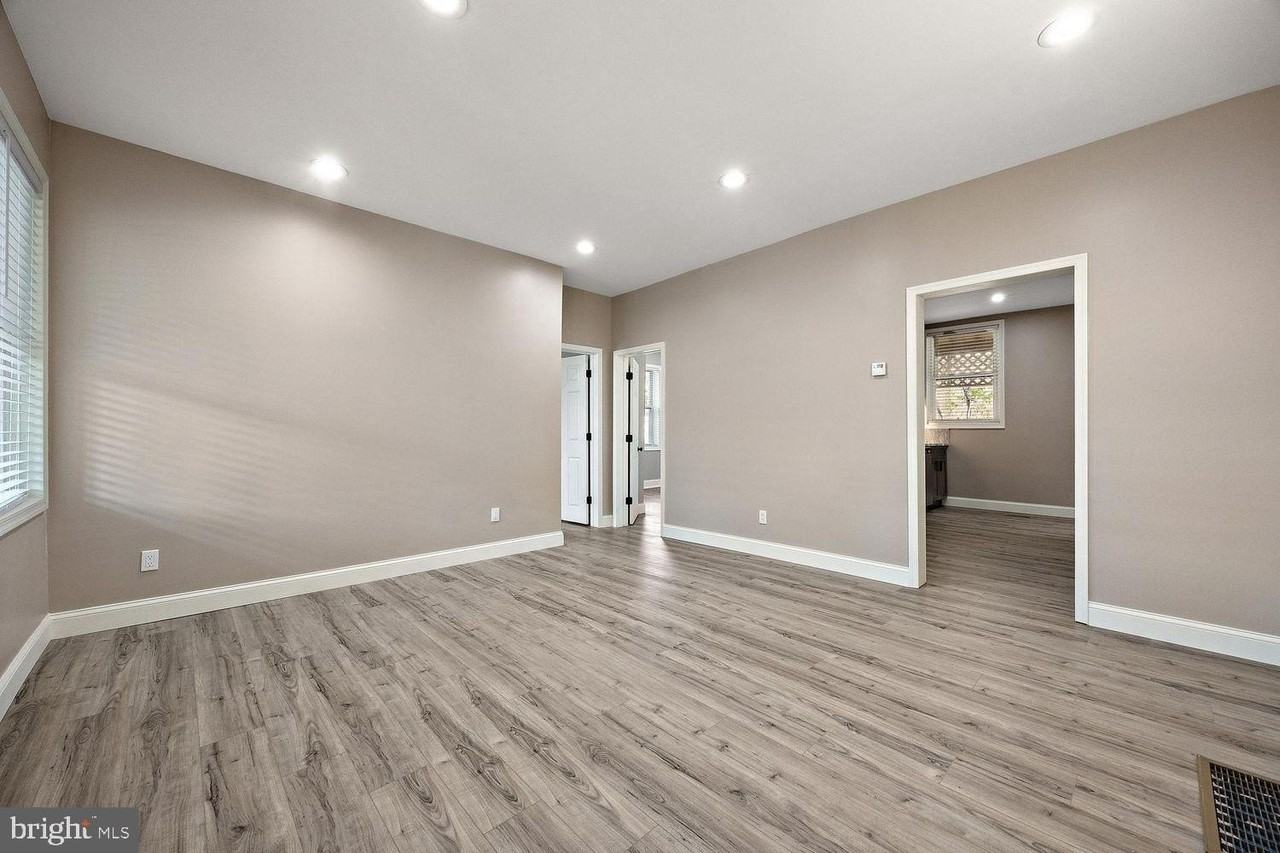 808 N Lincoln St #1 - Photo 2 of 12