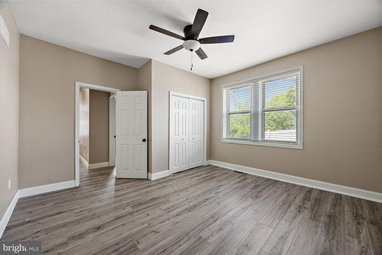 808 N Lincoln St #1 - Photo 5 of 12