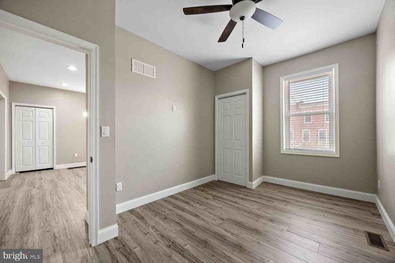 808 N Lincoln St #1 - Photo 6 of 12