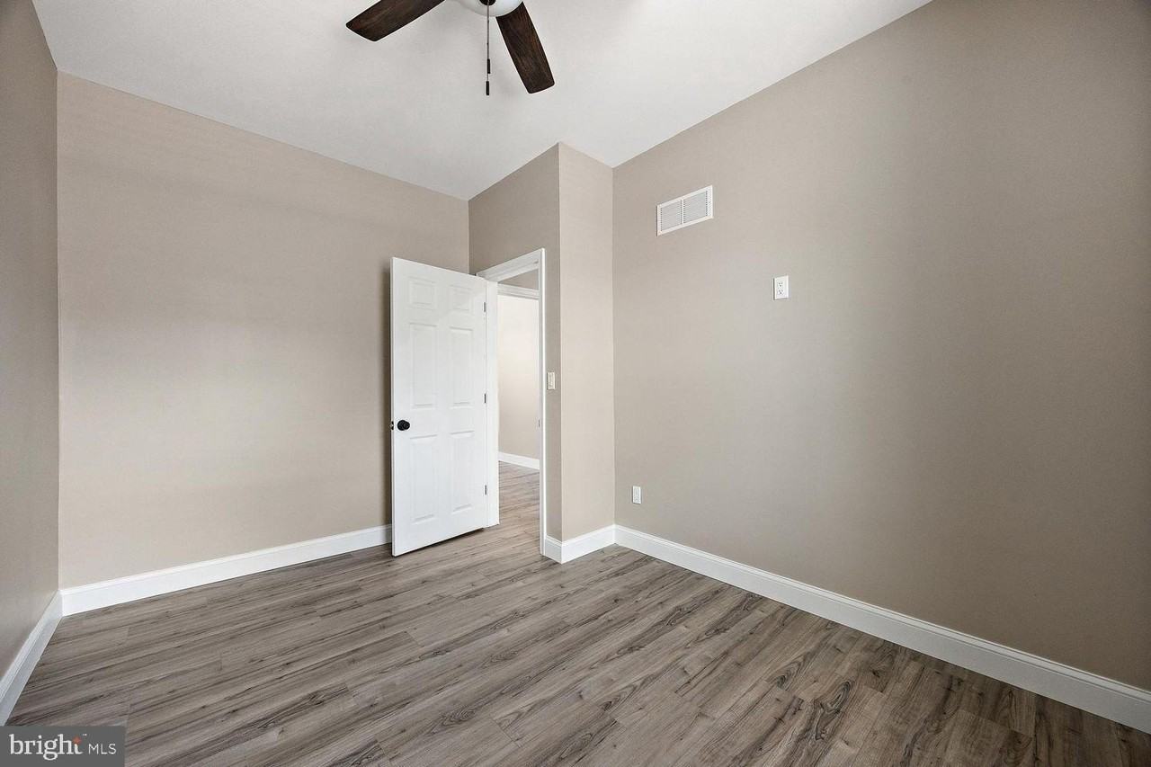 808 N Lincoln St #1 - Photo 7 of 12