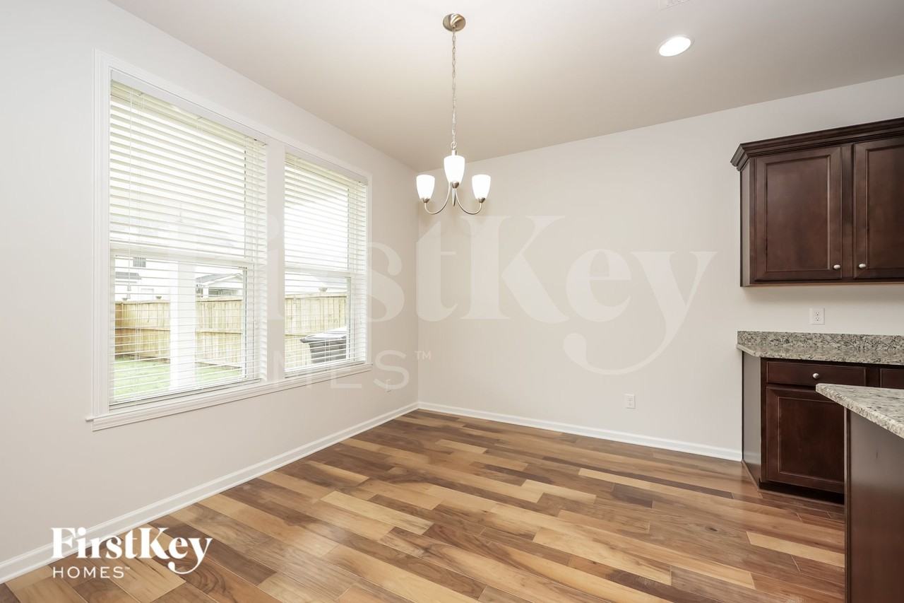 2525 Miranda Dr - Photo 5 of 19