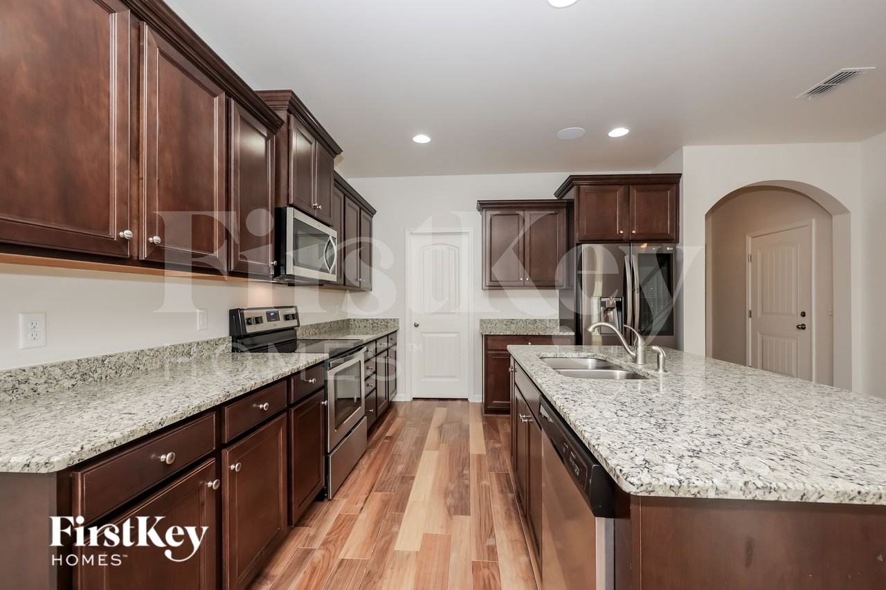 2525 Miranda Dr - Photo 7 of 19